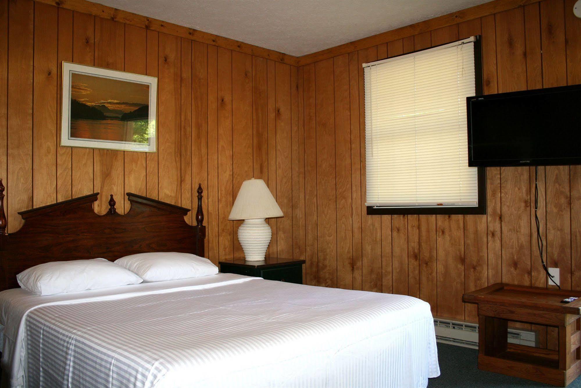 Chestnut Grove Family Resort Mount Pocono Exterior foto